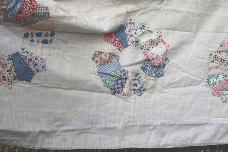 photo of shabby vintage quilt, dresden plate pattern cotton prints w/ hand stitched quilting #10