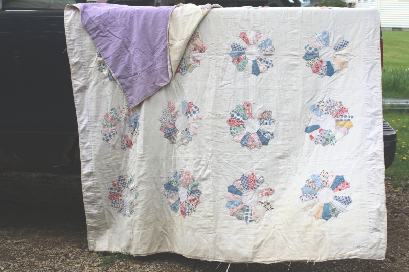 photo of shabby vintage quilt, dresden plate pattern cotton prints w/ hand stitched quilting #13