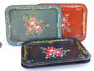 catalog photo of shabby vintage roses, 1950s painted metal TV lap trays, bed tray tables set