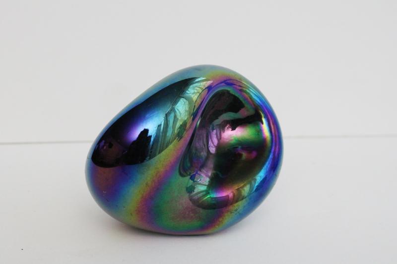 photo of signed Eickholt 90s vintage iridescent aurene blue glass paperweight #2