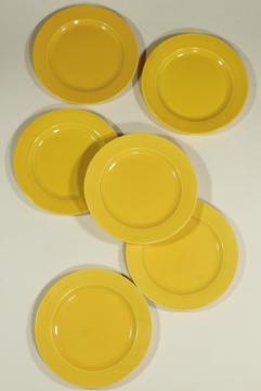 catalog photo of six solid yellow sandwich plates, vintage ceramic Harlequin Homer Laughlin china