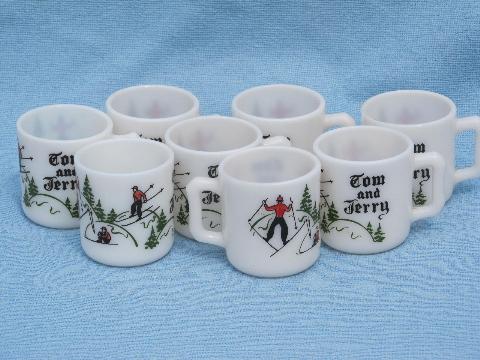 photo of skiers print 1950s-60s egg nog cups, milk glass Tom and Jerry mugs #1