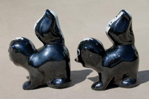 photo of skunk S&P set, vintage hand-painted ceramic skunks salt & pepper shakers #2