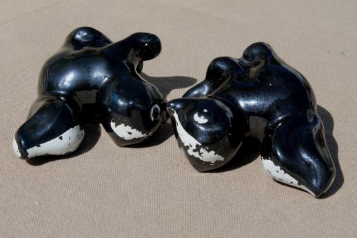 photo of skunk S&P set, vintage hand-painted ceramic skunks salt & pepper shakers #7