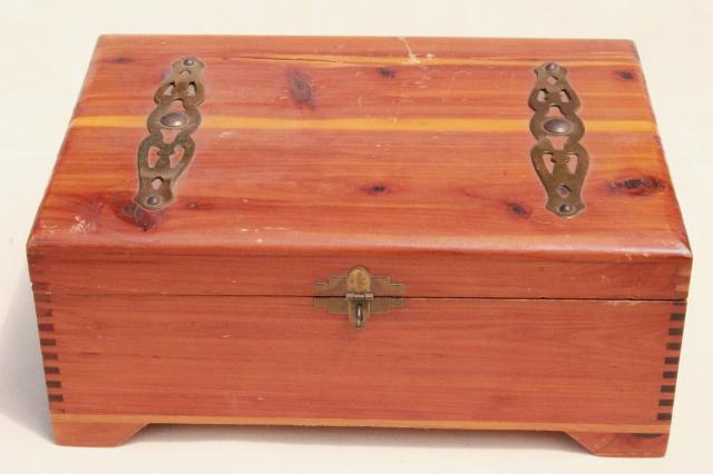 photo of small cedar chest jewelry box, vintage cedarwood dresser box for gloves etc. #4