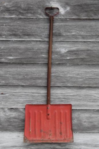 photo of small child's snow shovel, vintage metal shovel w/ wood handle, nice old Christmas decoration #2