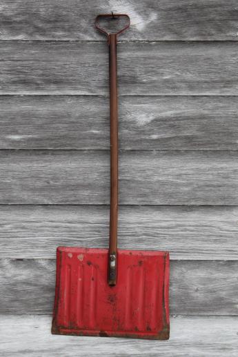 photo of small child's snow shovel, vintage metal shovel w/ wood handle, nice old Christmas decoration #4