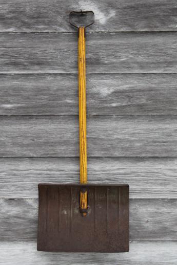 photo of small child's snow shovel, vintage metal shovel w/ wood handle, nice old Christmas decoration #2