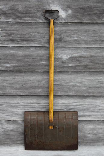 photo of small child's snow shovel, vintage metal shovel w/ wood handle, nice old Christmas decoration #4