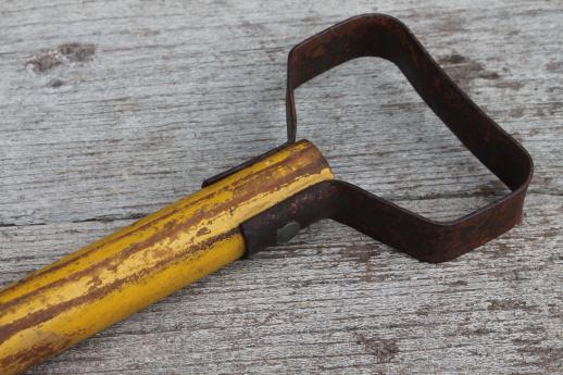 photo of small child's snow shovel, vintage metal shovel w/ wood handle, nice old Christmas decoration #7