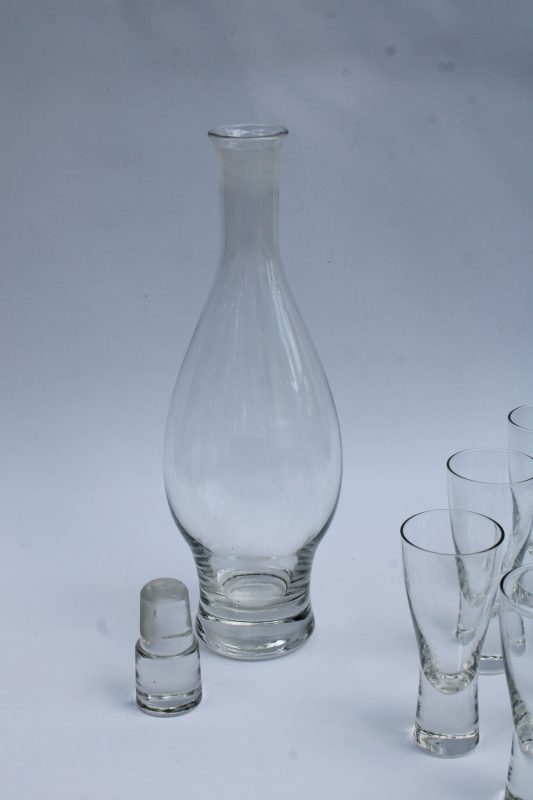 photo of small liquor decanter & shot glasses set, simple clear glass modern shape bar bottle w/ stopper  #2