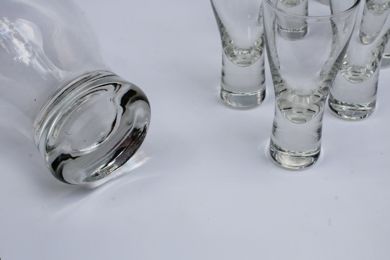 photo of small liquor decanter & shot glasses set, simple clear glass modern shape bar bottle w/ stopper  #4