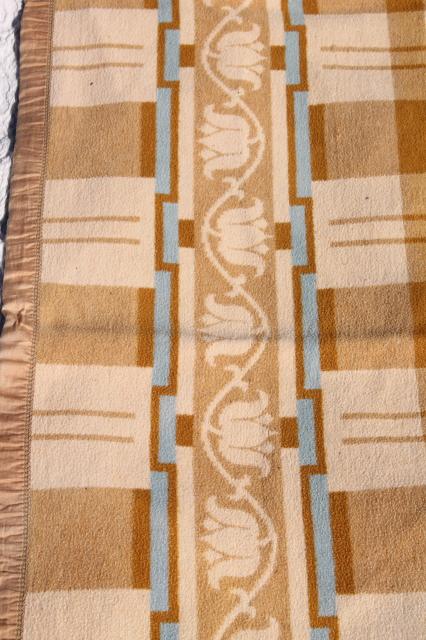 photo of soft old cotton camp blanket, 1940s or 50s vintage tan brown, ivory, blue #9