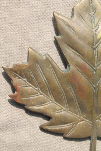 photo of solid brass autumn leaf wall plaque or door hanging, tarnished old brass fall decor #3