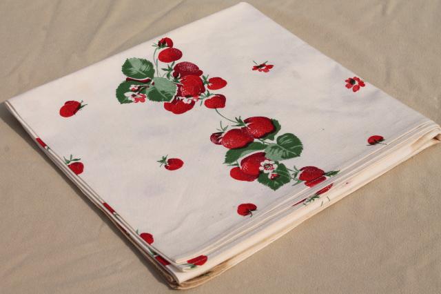 photo of strawberries print vintage heavy cotton tablecloth Wilendur Wilendure red strawberry #6