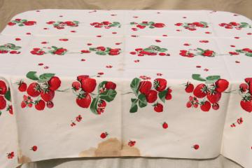 catalog photo of strawberries print vintage heavy cotton tablecloth Wilendur Wilendure red strawberry