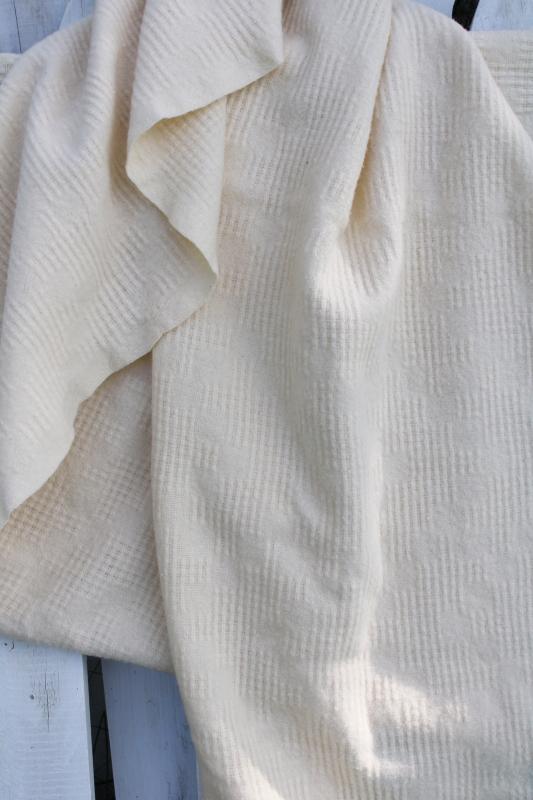 photo of summer weight soft light wool blanket, vintage Faribo type waffle thermal weave ivory white #6