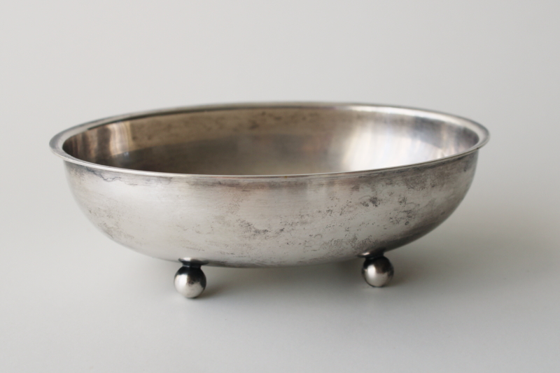 photo of tarnished vintage silver plate soap dish, small oval bowl w/ tiny feet #1