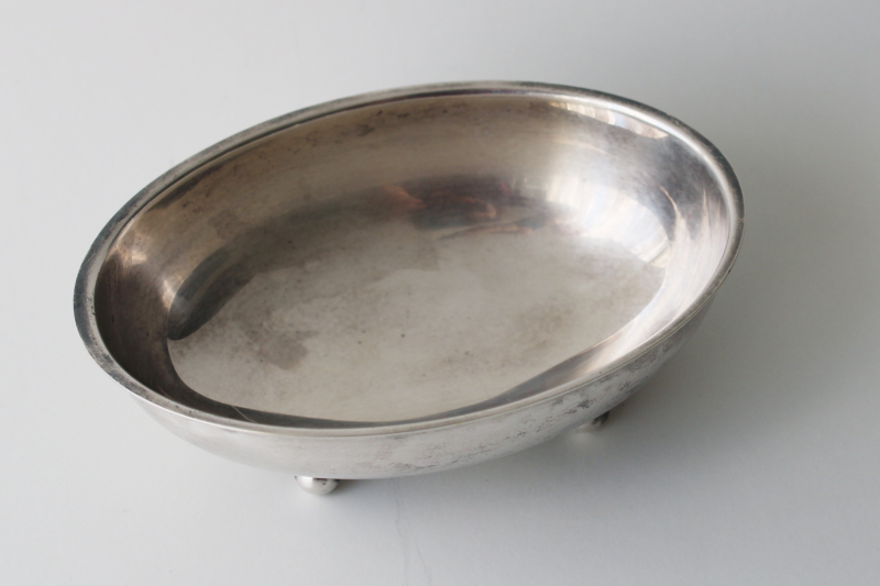 photo of tarnished vintage silver plate soap dish, small oval bowl w/ tiny feet #2