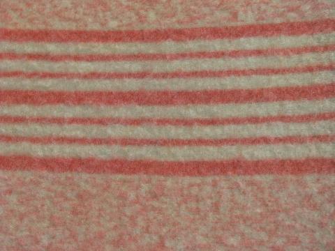 photo of thick heavy wool blanket, pink & white, 1940's-50's vintage #2