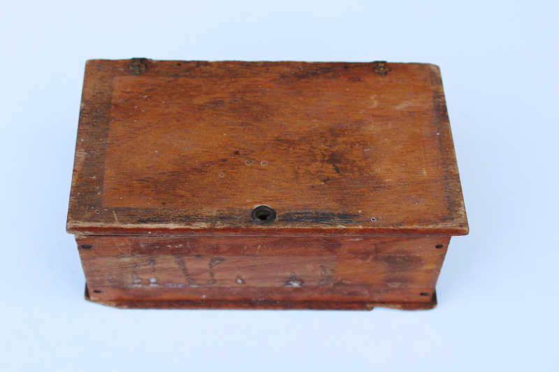 photo of tiny antique wood box, miniature cigar box w/ 1800s vintage Christmas label #1