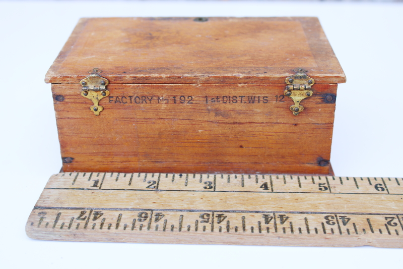 photo of tiny antique wood box, miniature cigar box w/ 1800s vintage Christmas label  #5