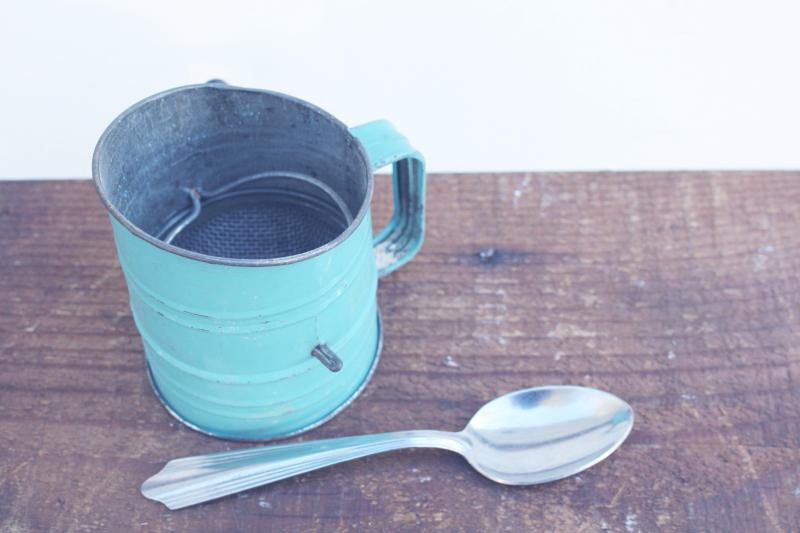 photo of tiny blue flour sifter, antique vintage farmhouse kitchen tool country primitive #2