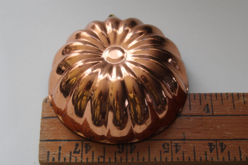 photo of tiny copper mold, fluted round jelly mold w/ wall hanging hook, vintage french country kitchen #2