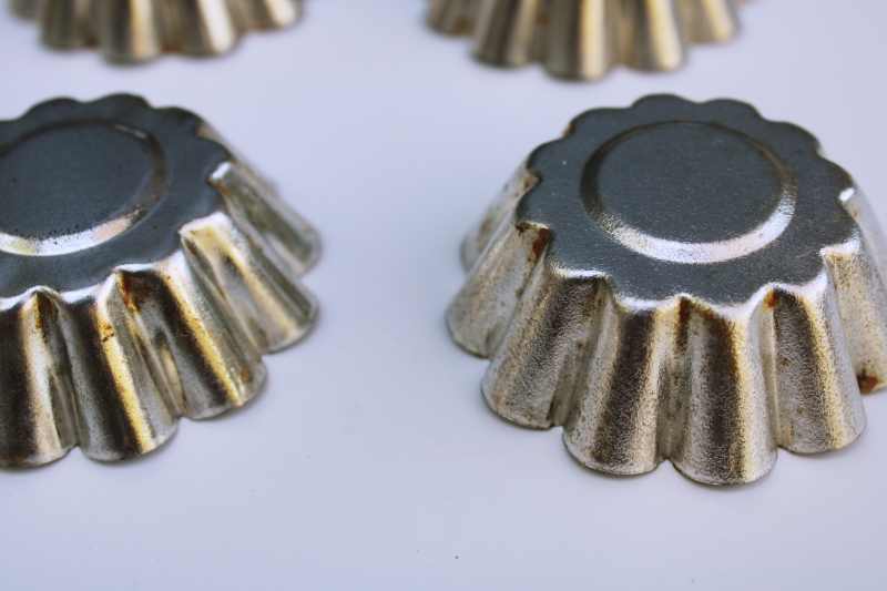 photo of tiny fluted tart tins or sandbakkel sugar cookie molds, worn vintage baking pans for crafts etc #3