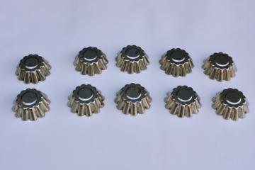 catalog photo of tiny fluted tart tins or sandbakkel sugar cookie molds, worn vintage baking pans for crafts etc 