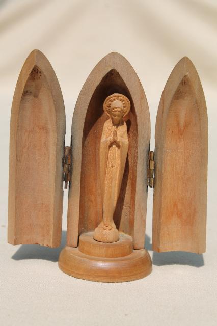 photo of tiny hand-carved wood Mary pocket shrine made in Italy, vintage Catholic religious miniature #1