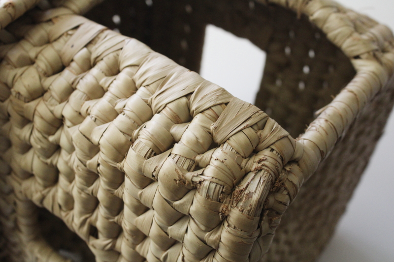 photo of tiny house shaped cat basket, Japanese Neko Chigura handwoven cat basket #4