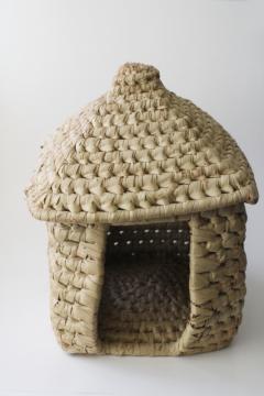 tiny house shaped cat basket, Japanese Neko Chigura handwoven cat basket 