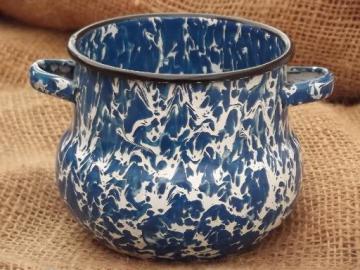 catalog photo of tiny old blue & white enamelware pot, one cup size cauldron shape sugar bowl 