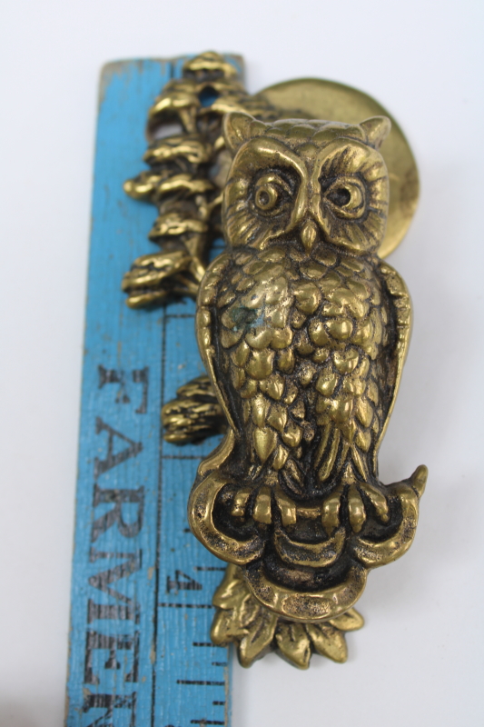 photo of tiny old brass owl door knocker, vintage hardware or desk paper holder paperweight #5