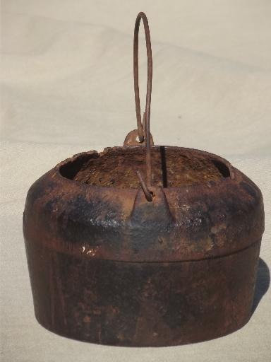 photo of tiny old cast iron cauldron, primitive vintage witches kettle melting pot #2