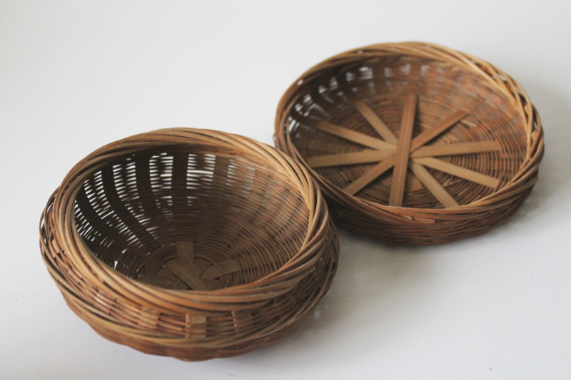 photo of tiny round wicker basket, vintage sewing basket, working toy or salesman's sample miniature #2