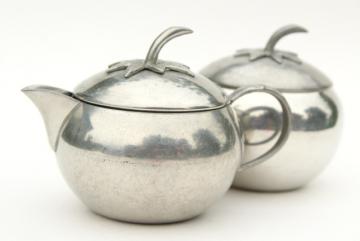 catalog photo of tomato figural pewter cream and sugar set, vintage Queen Art Pewter Brooklyn NY