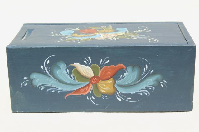 photo of traditional Norwegian rosemaling, hand painted artist signed wood box #3