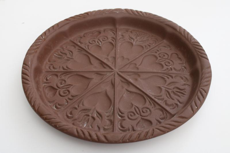 photo of traditional round shortbread baking pan, vintage stoneware cookie mold w/ hearts #1