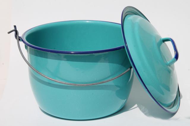 photo of turquoise blue enamelware berry bucket / lunch pail / camp kettle pot w/ lid #3
