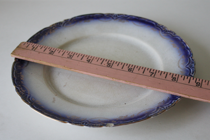 photo of unmarked antique flow blue china plate very shabby, La Francaise or La Belle china border w/ gold #5