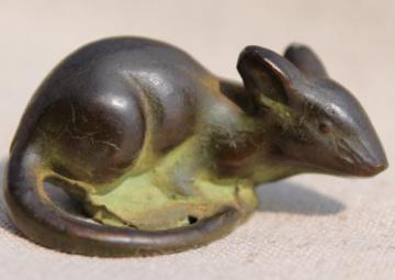 catalog photo of unmarked vintage SRG bronze miniature sculpture, life-size small mouse figure