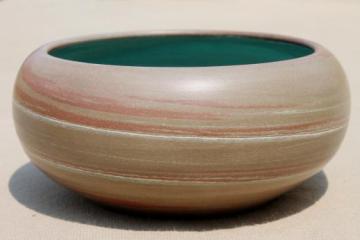 catalog photo of unsigned vintage swirl pottery pot w/ swirled clay colors, Niloak? Desert Sands?