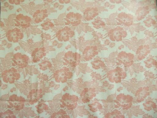 photo of unused 1940s vintage wool camp blanket wild rose floral, old Wards label #4