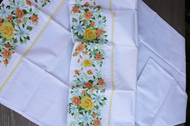 photo of unused vintage cotton pillowcases Springmaid percale, retro flowered print border #2