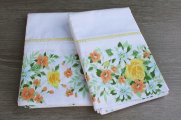 catalog photo of unused vintage cotton pillowcases Springmaid percale, retro flowered print border