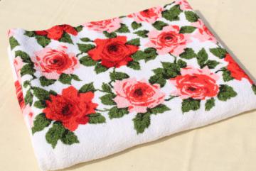 catalog photo of unused vintage cotton terry cloth picnic tablecloth or beach towel, red pink roses print fabric
