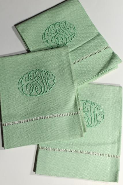 photo of unused vintage hand towels w/ embroidered script, pastel cotton huck fabric guest towel full dozen #8