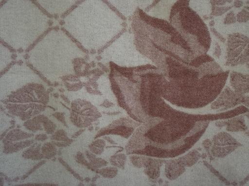 photo of unused vintage wool camp blanket w/ dutch tulips, old Orr label #4